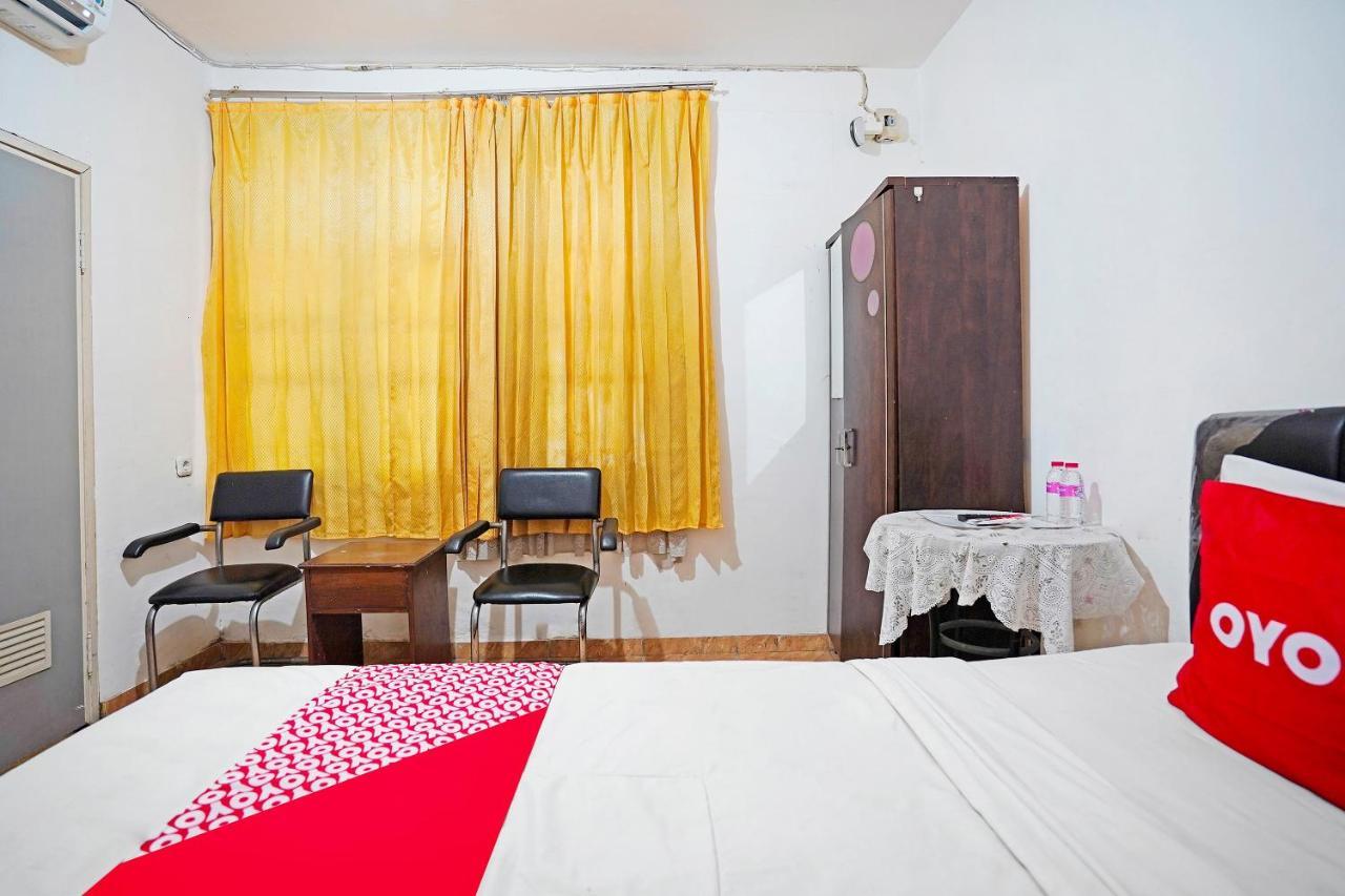 מלון סוראבאיה Oyo 91390 Kost Grand Royal Elite מראה חיצוני תמונה