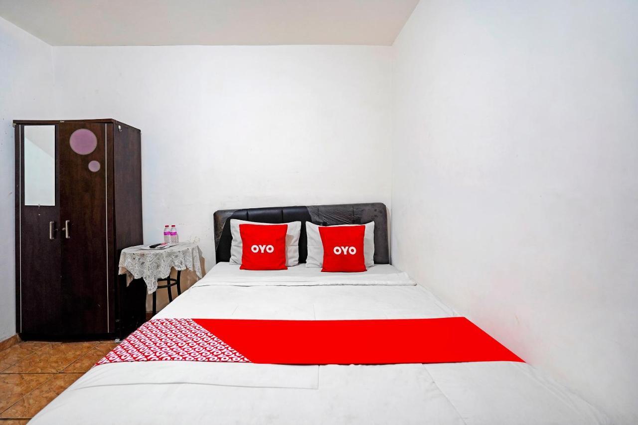 מלון סוראבאיה Oyo 91390 Kost Grand Royal Elite מראה חיצוני תמונה
