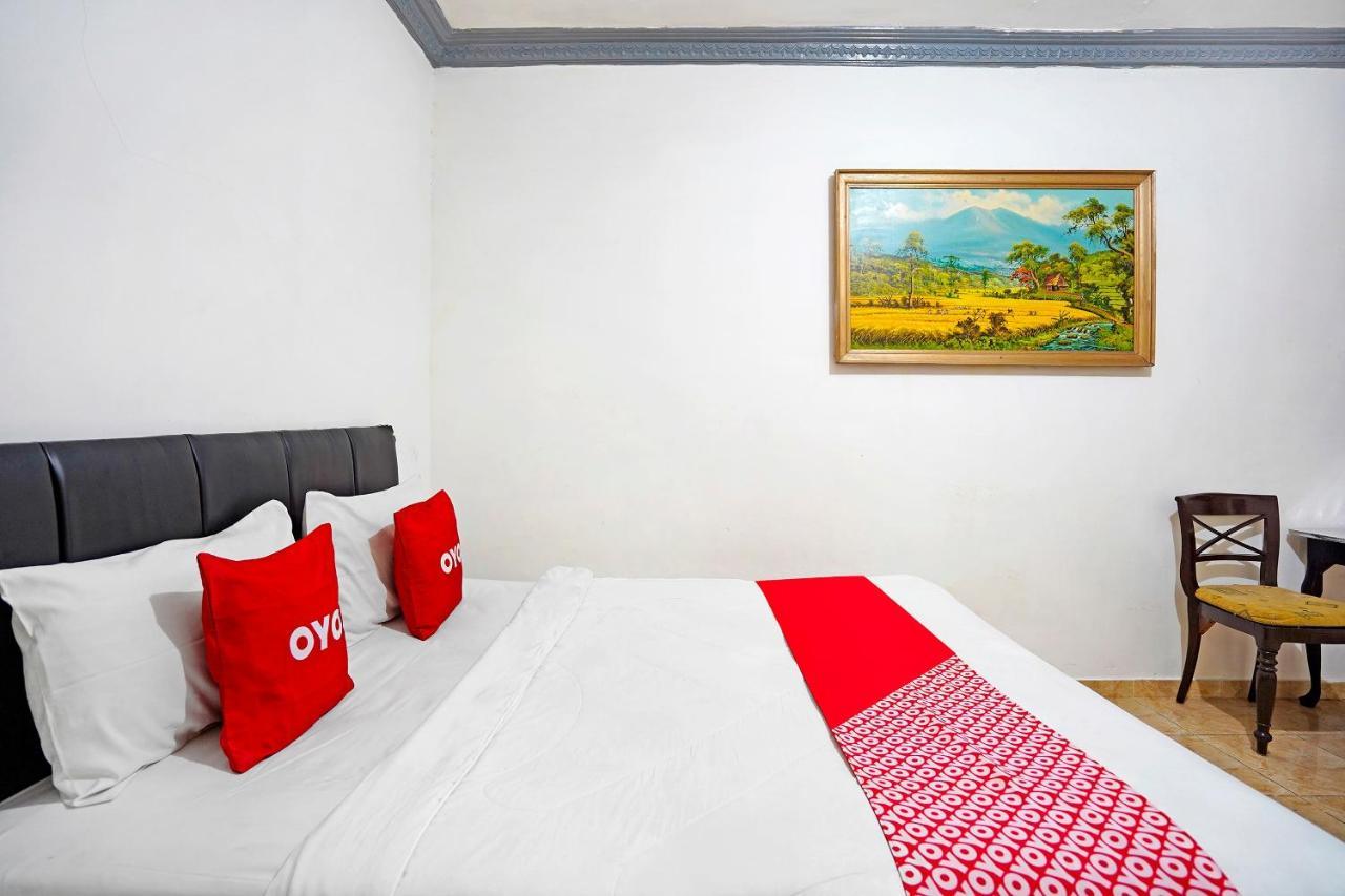 מלון סוראבאיה Oyo 91390 Kost Grand Royal Elite מראה חיצוני תמונה
